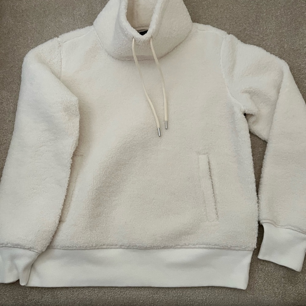 Brooks Brothers women’s Sherpa fleece pullover, M